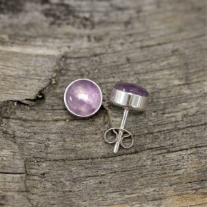 Kastehelmi ametistikorvakorut