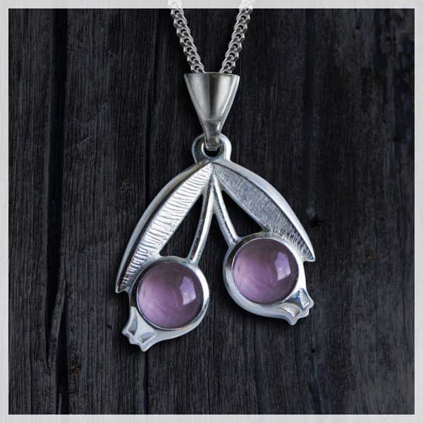 Wanderer's flower amethyst pendant