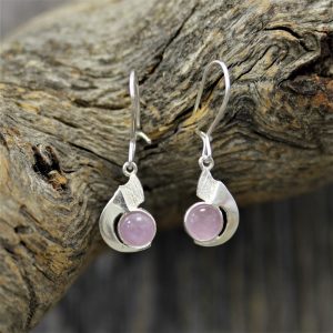 Revontulet ametistikorvakorut