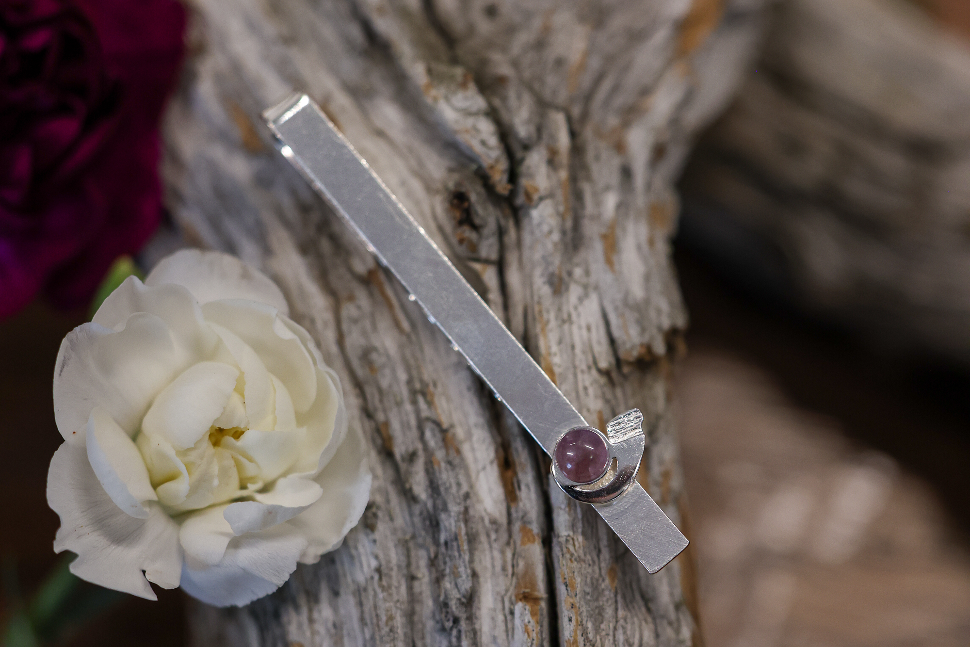 Northern Lights tie tack with amethyst